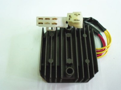 Regulator napięcia 8 przewodów