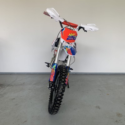 nxt125 czerwony 1.jpg