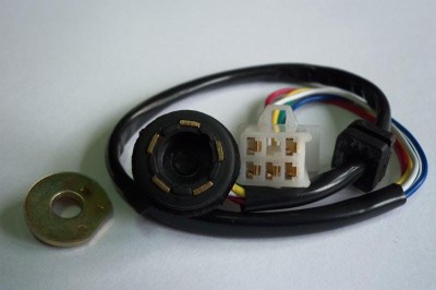 Czujnik położenia biegu luzu motorower